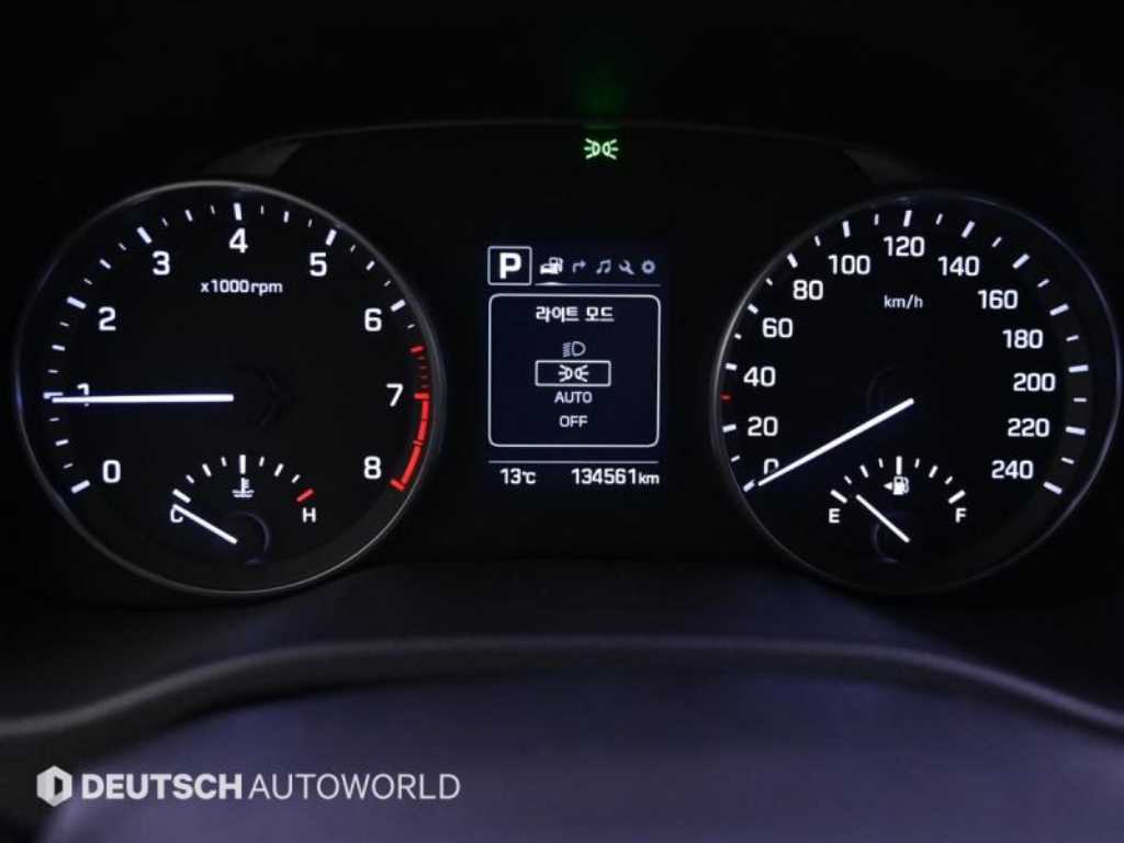 Hyundai Avante — photo 08