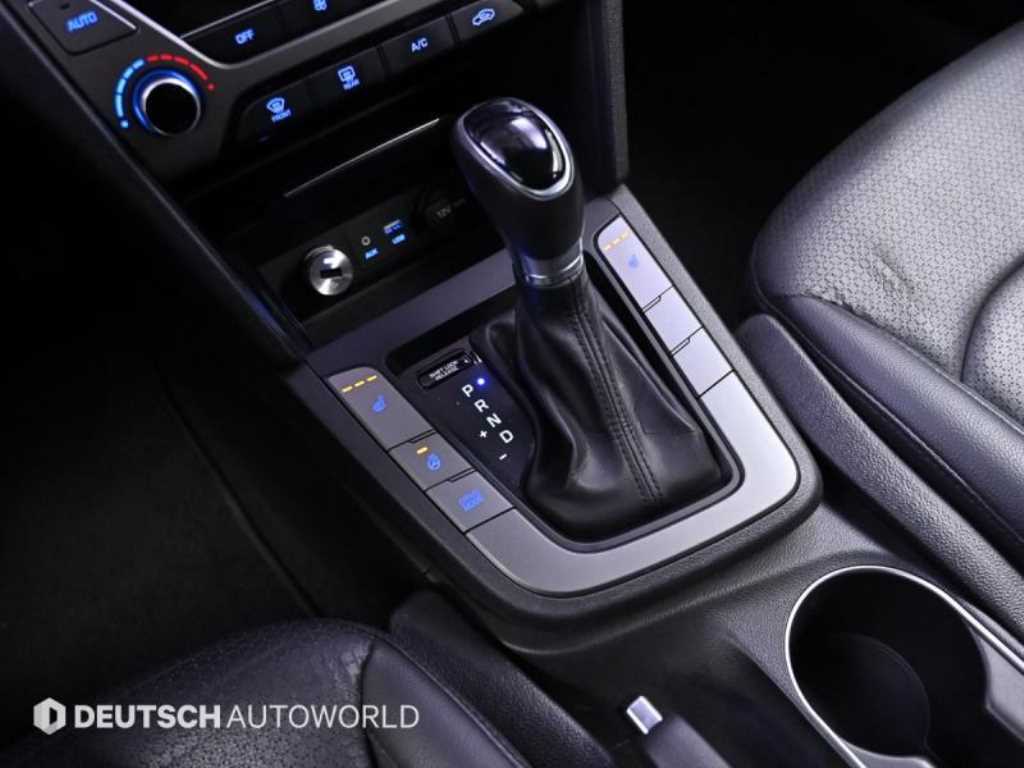 Hyundai Avante — photo 09