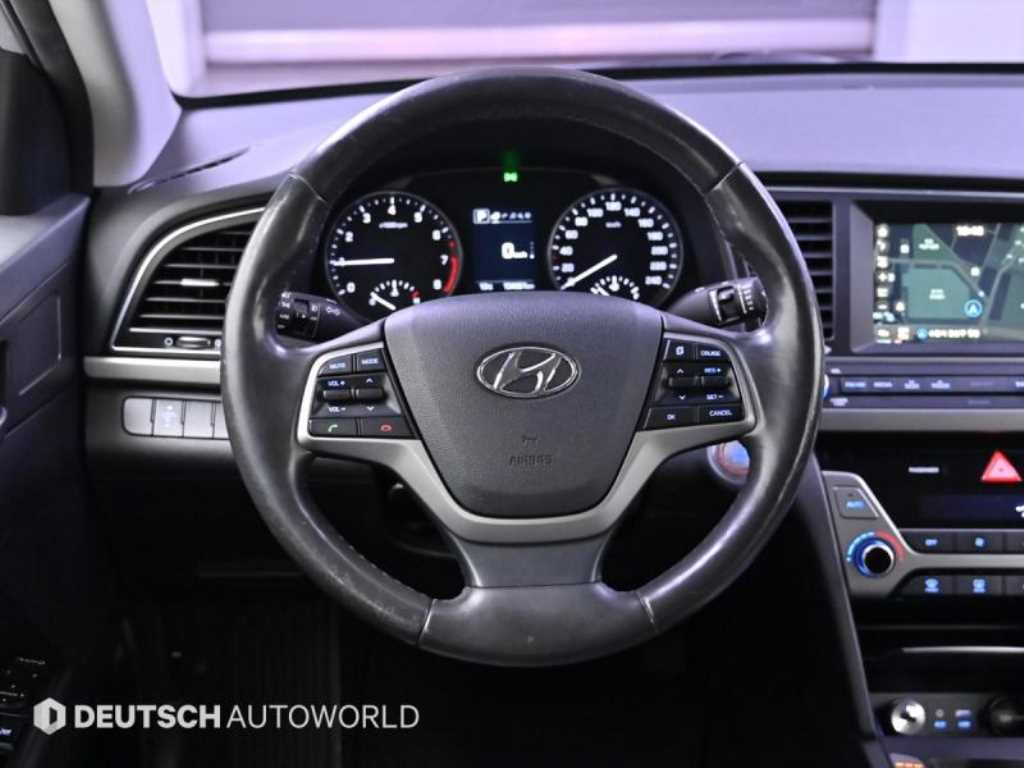 Hyundai Avante — photo 13