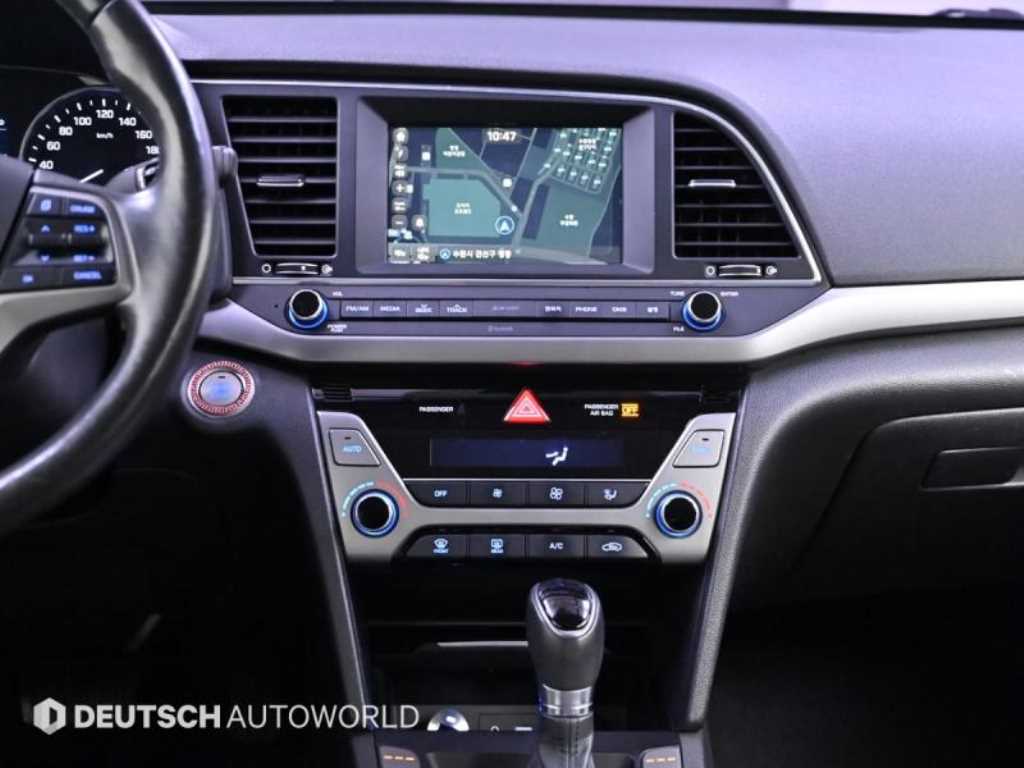 Hyundai Avante — photo 14