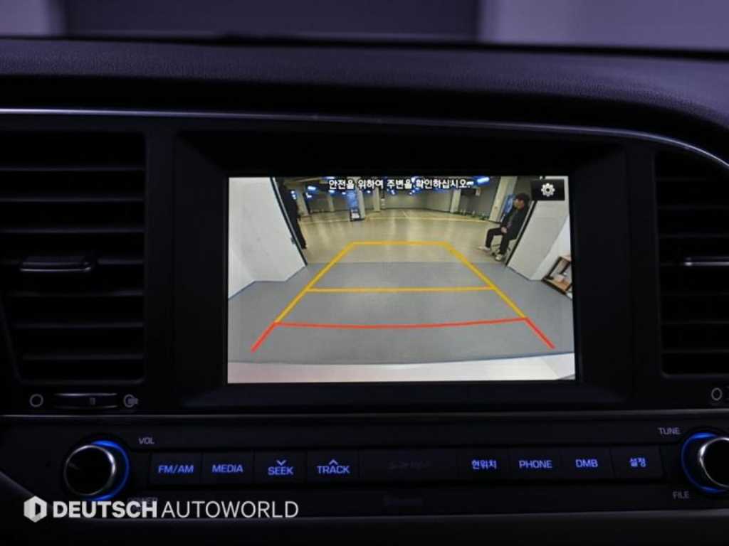 Hyundai Avante — photo 15