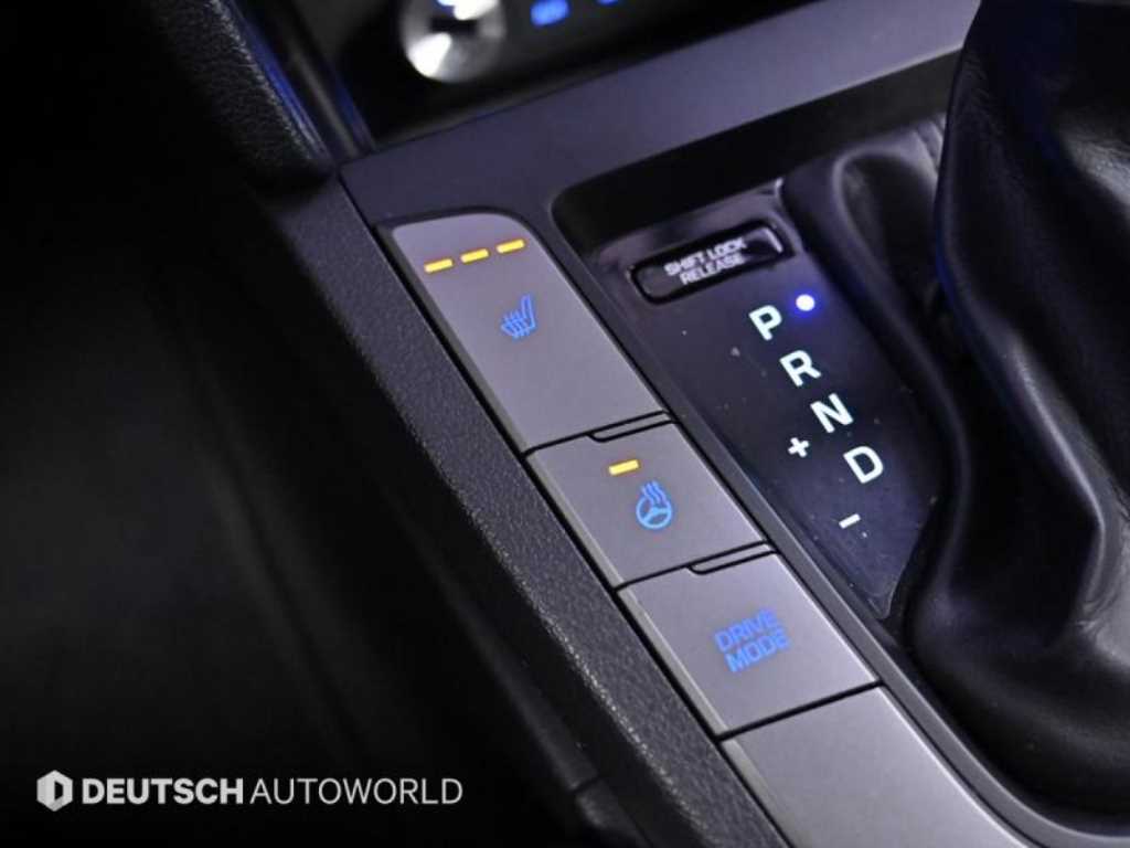 Hyundai Avante — photo 16