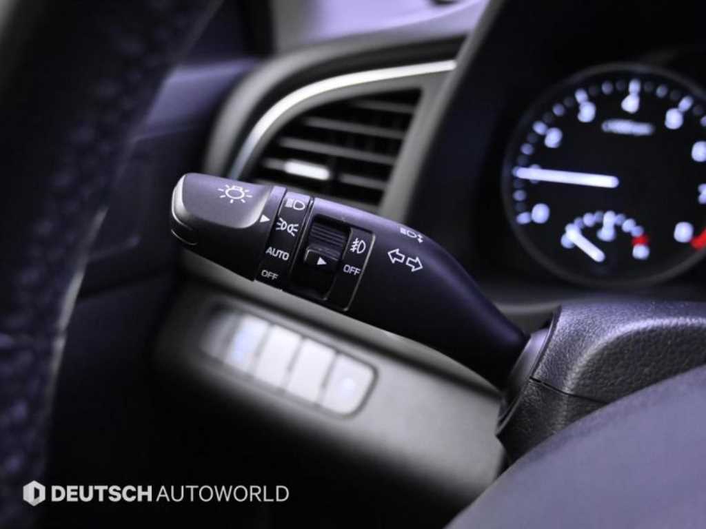 Hyundai Avante — photo 18