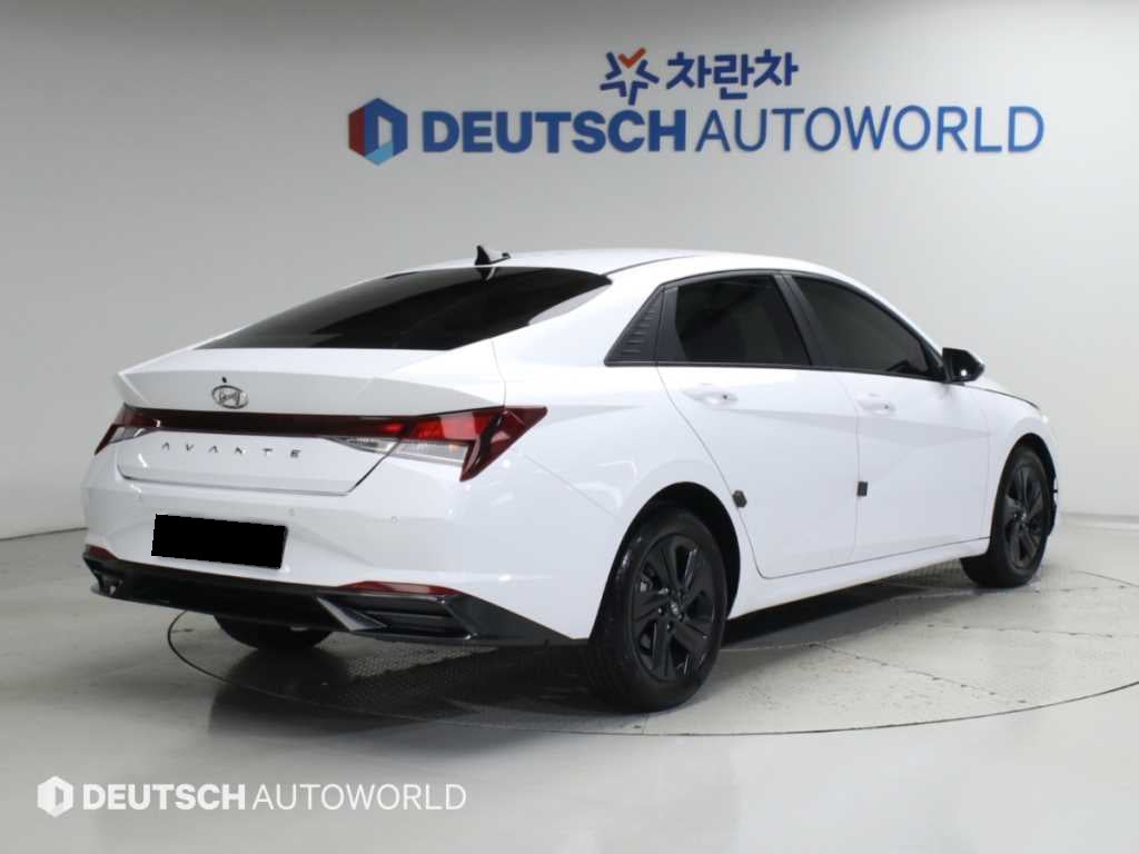 Hyundai Avante — photo 02