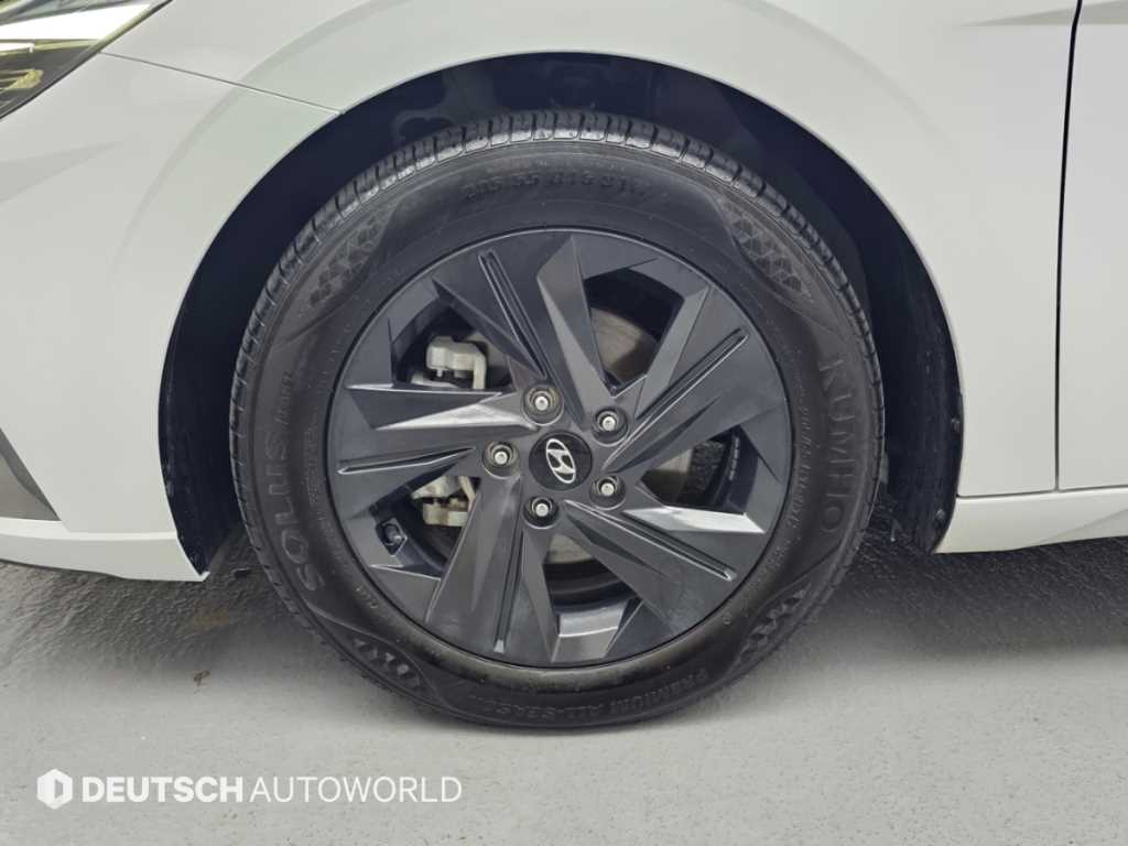 Hyundai Avante — photo 05
