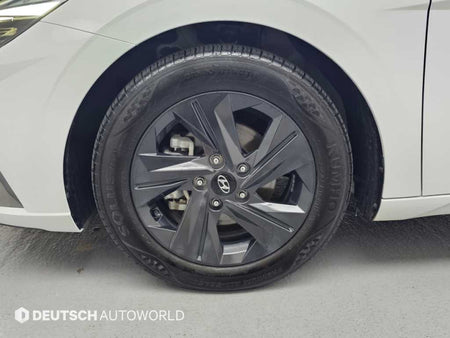 Hyundai Avante — photo 05