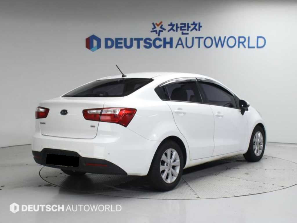 Kia pride — photo 02