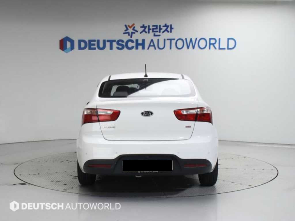 Kia pride — photo 04