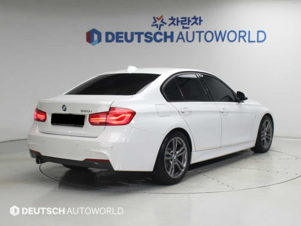 BMW 3-Series — photo 02