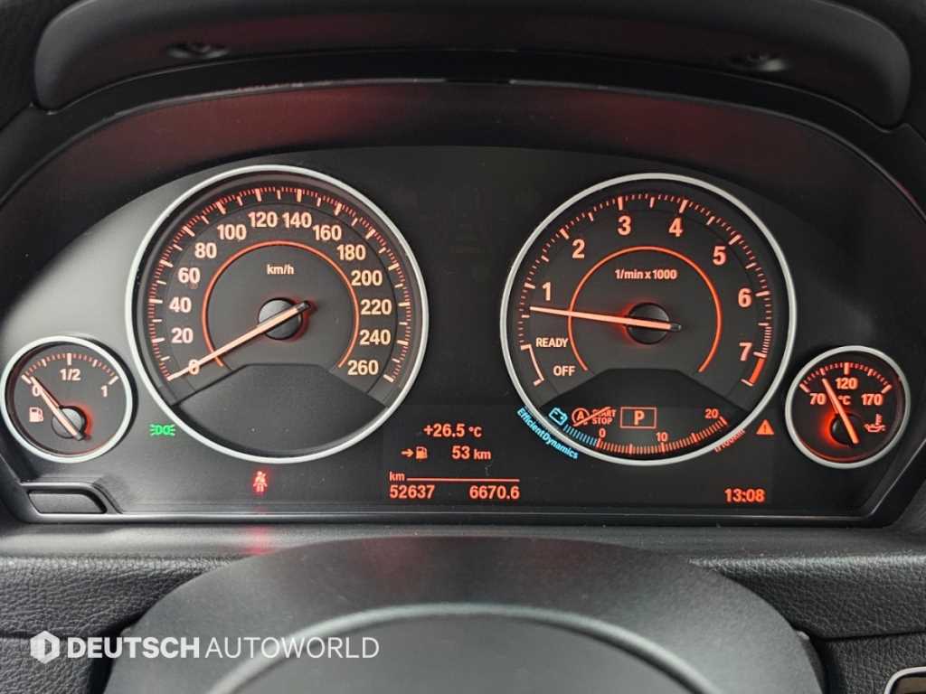 BMW 3-Series — photo 08