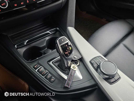 BMW 3-Series — photo 09