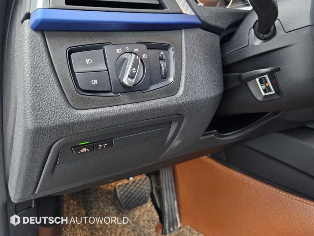 BMW 3-Series — photo 16