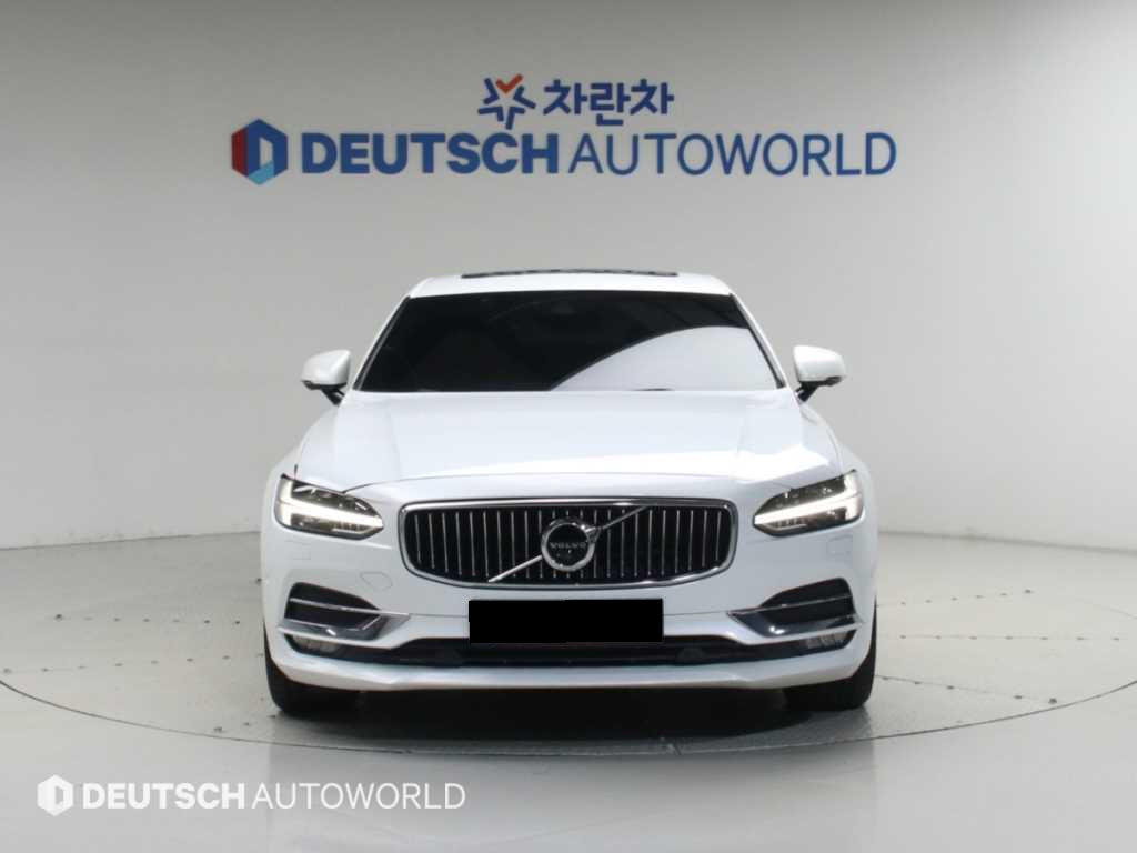 Volvo S90 — photo 03