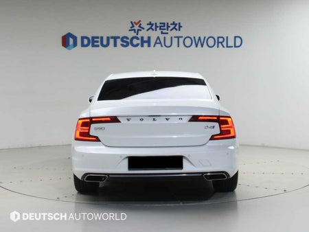 Volvo S90 — photo 04