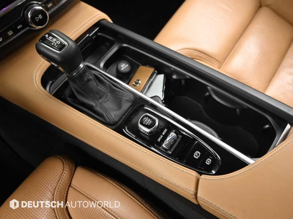 Volvo S90 — photo 09