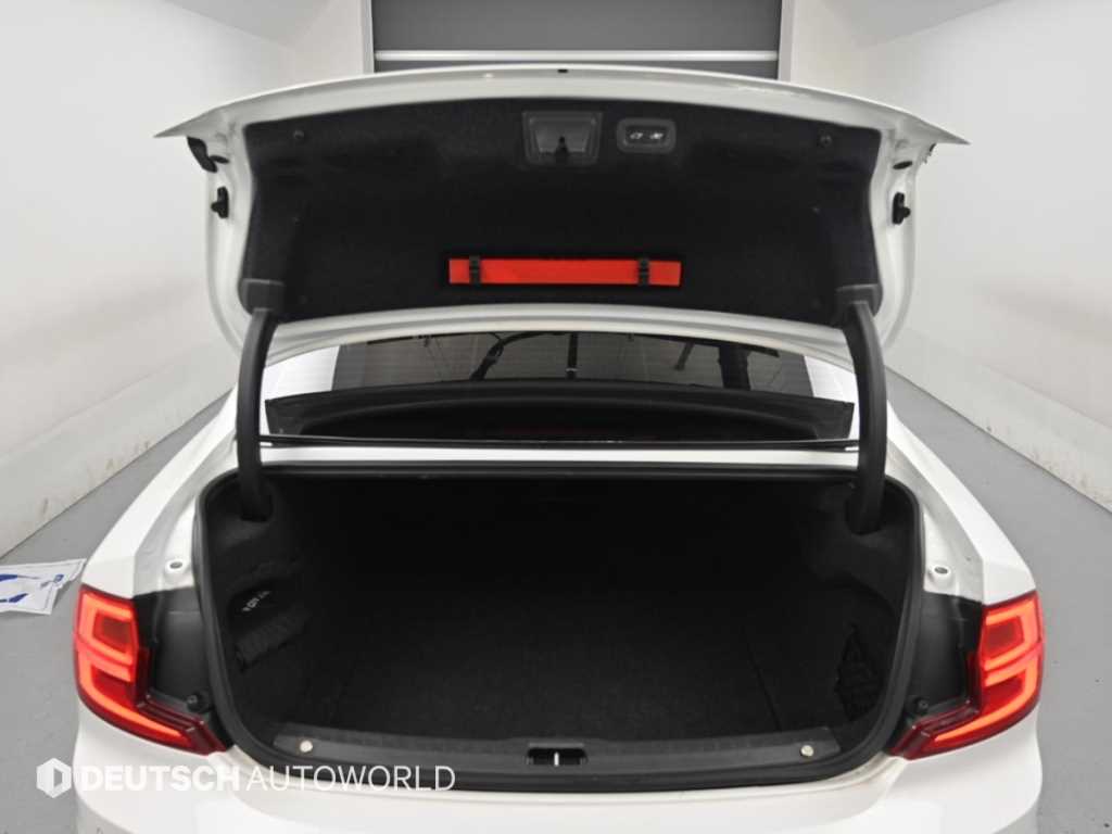 Volvo S90 — photo 19