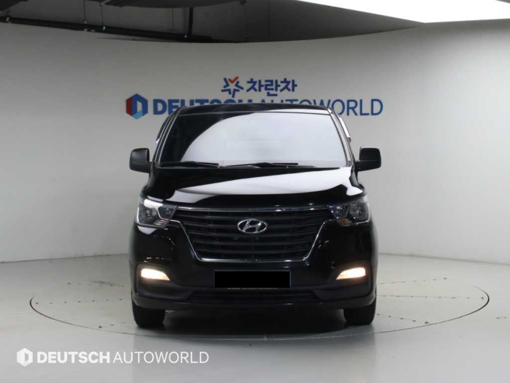 Hyundai Starex — photo 03