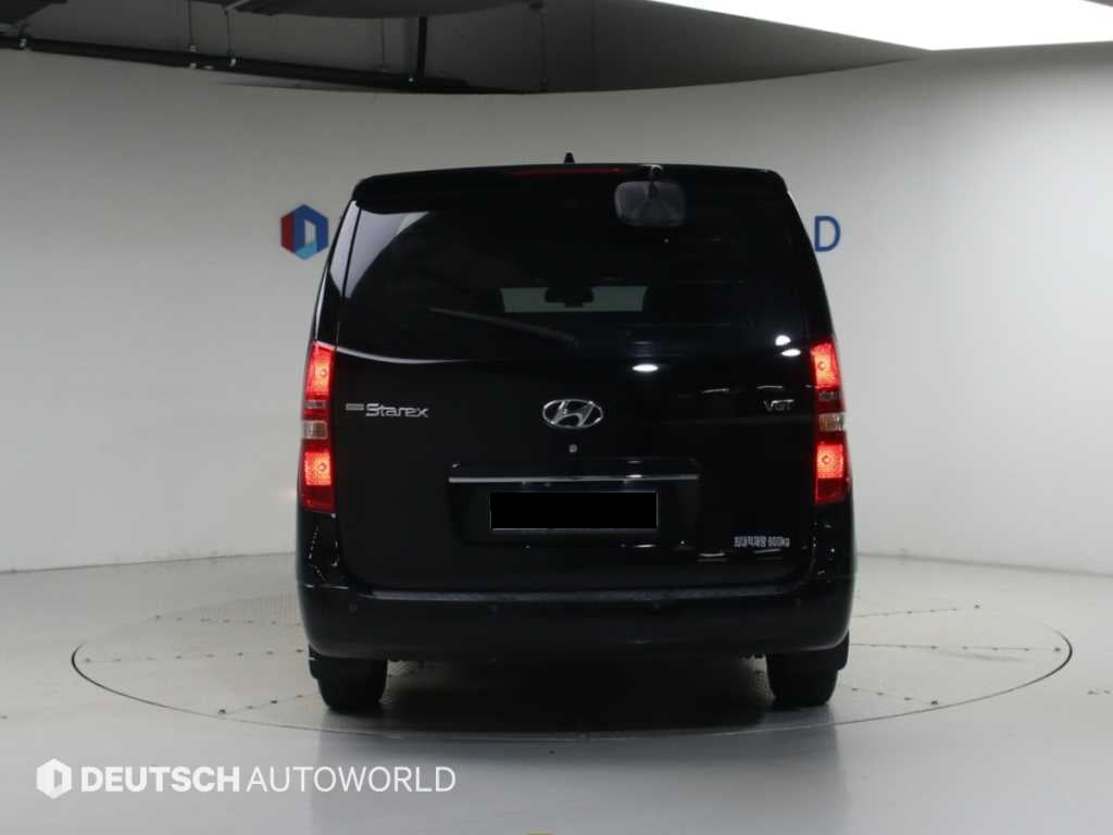 Hyundai Starex — photo 04