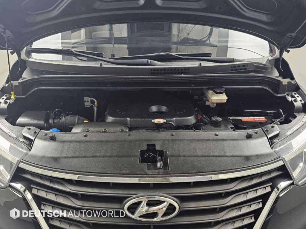 Hyundai Starex — photo 06