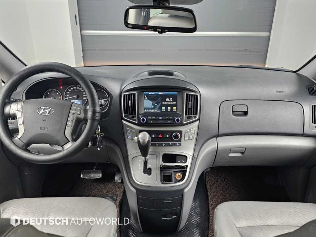 Hyundai Starex — photo 07