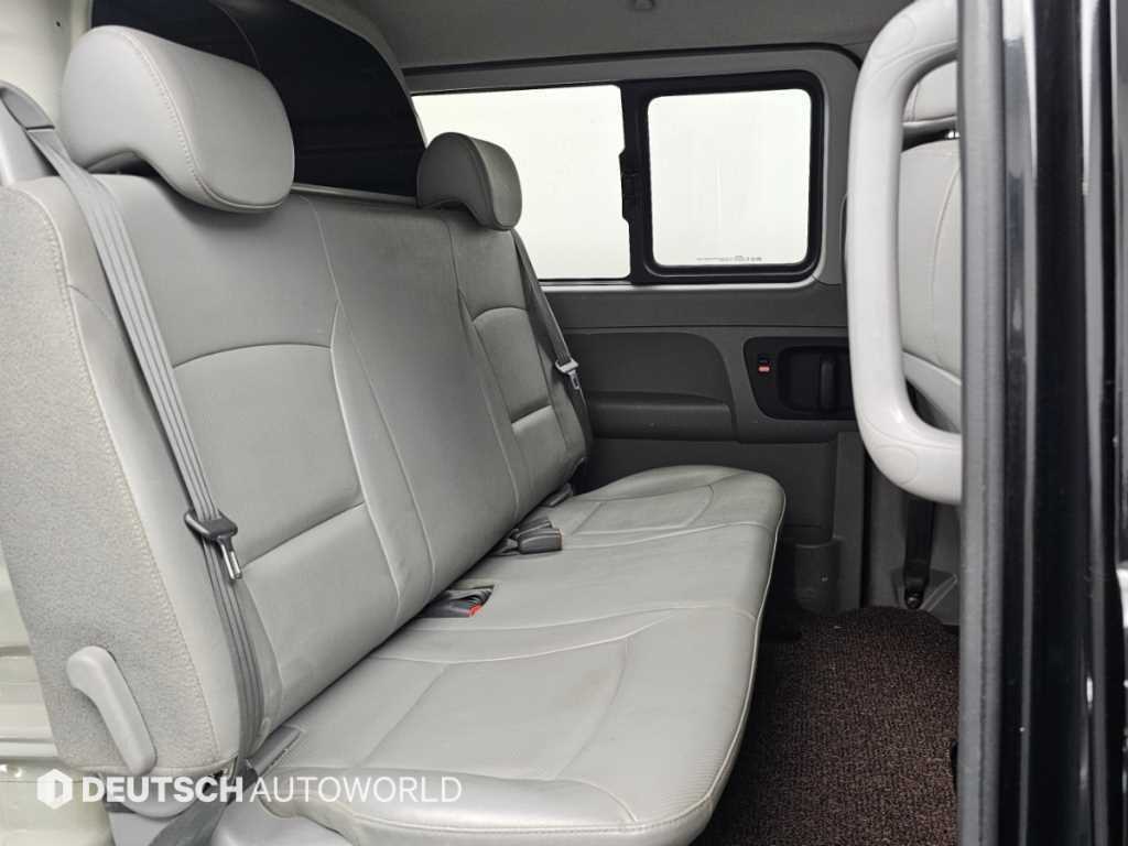 Hyundai Starex — photo 12