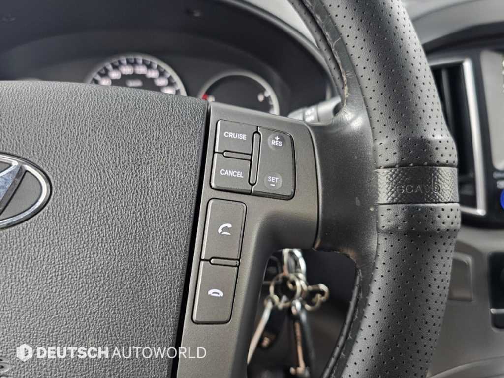 Hyundai Starex — photo 16