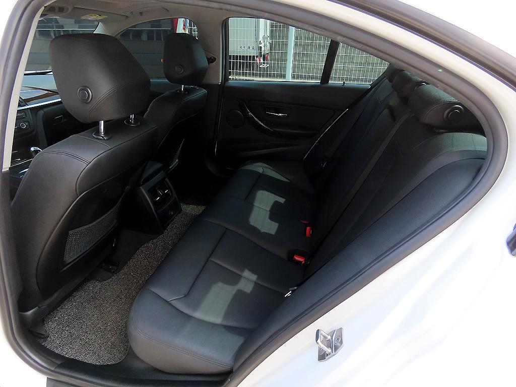 BMW 3-Series — photo 06