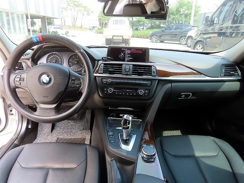 BMW 3-Series — photo 07