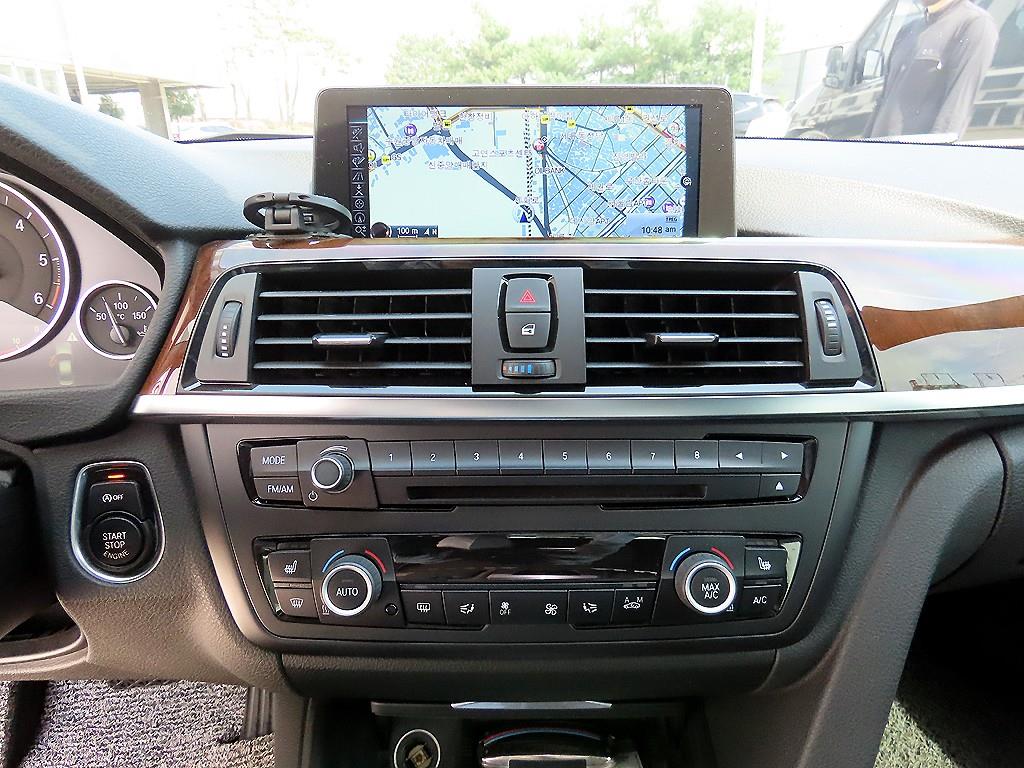 BMW 3-Series — photo 13