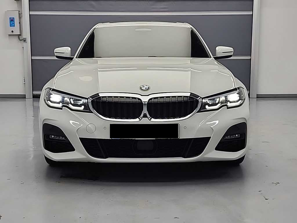 BMW 3-Series — photo 02