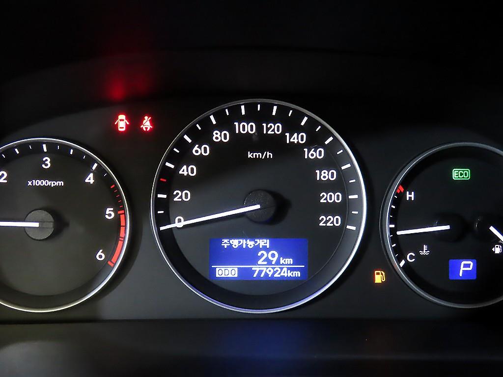 Hyundai Starex — photo 09