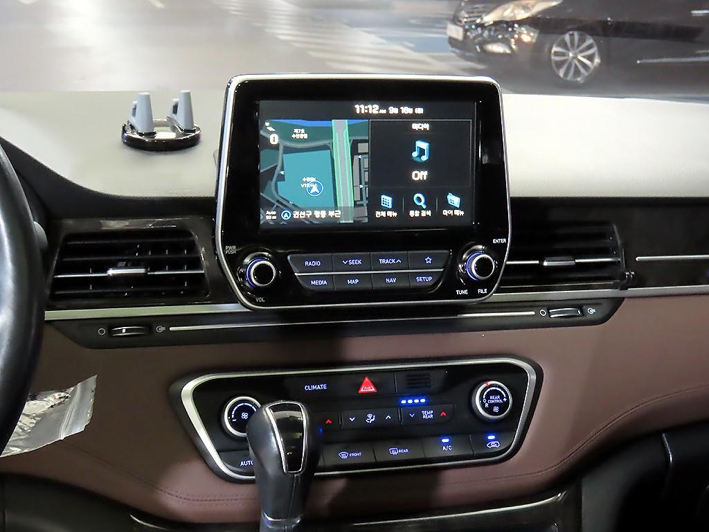 Hyundai Starex — photo 11