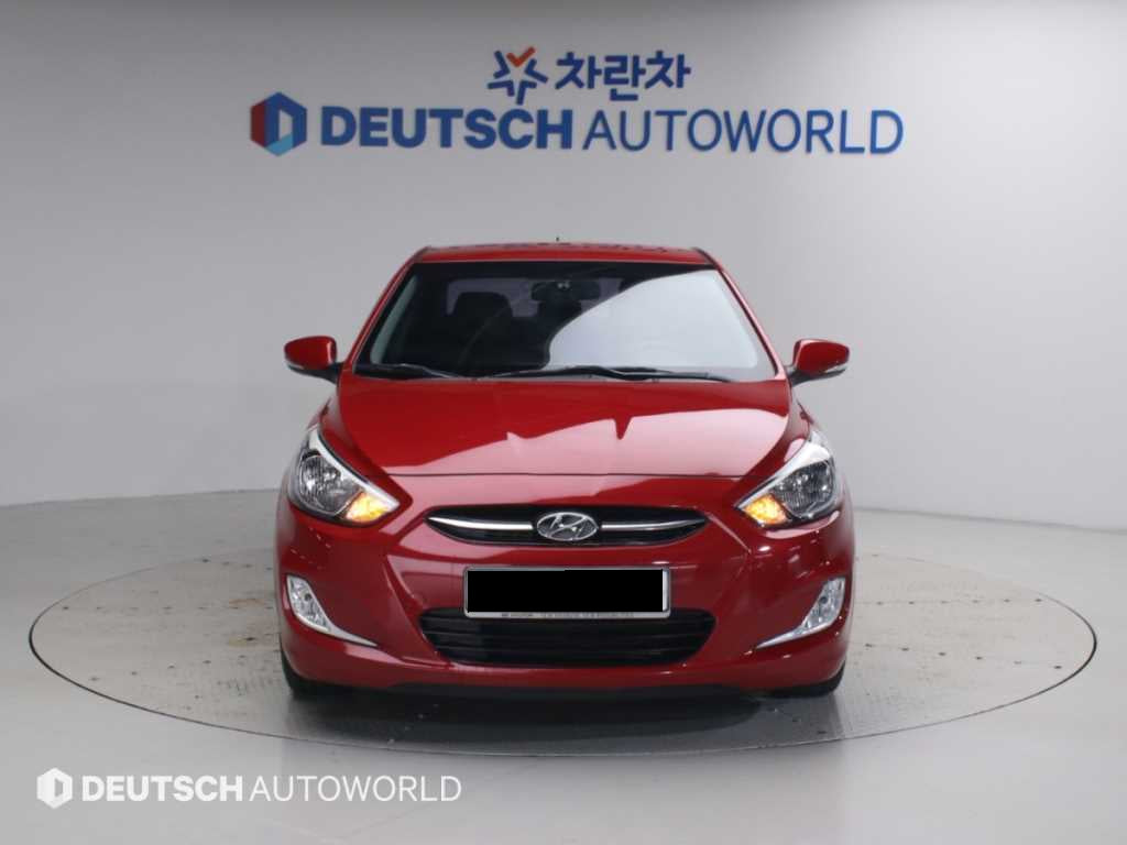 Hyundai Accent — photo 03