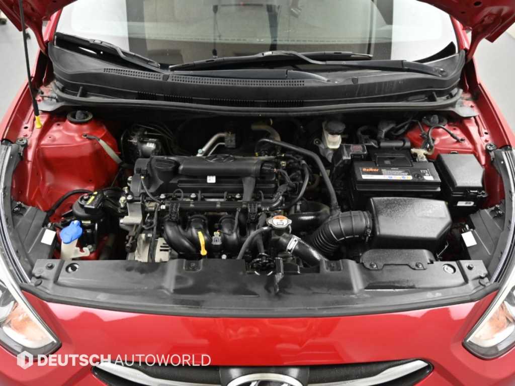 Hyundai Accent — photo 06