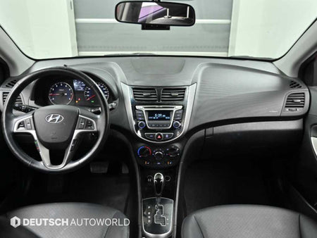 Hyundai Accent — photo 07