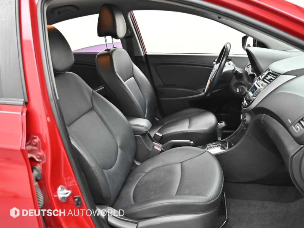 Hyundai Accent — photo 10