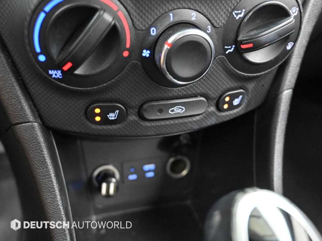 Hyundai Accent — photo 17
