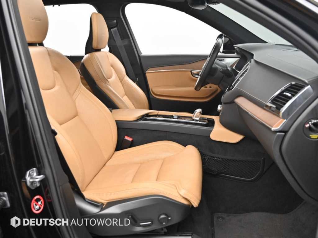 Volvo XC90 — photo 10
