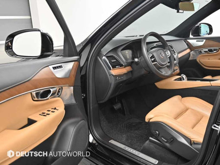 Volvo XC90 — photo 11