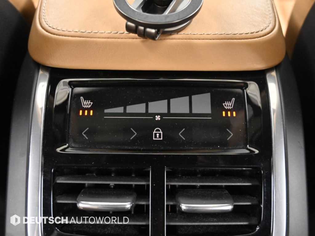 Volvo XC90 — photo 16