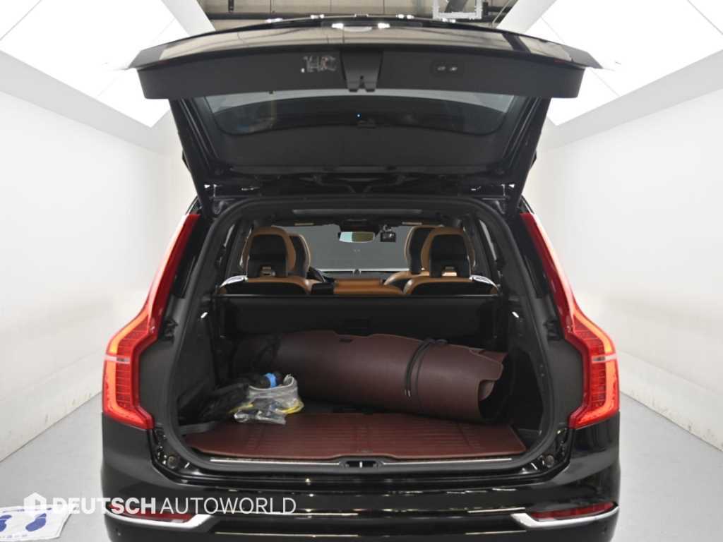 Volvo XC90 — photo 19