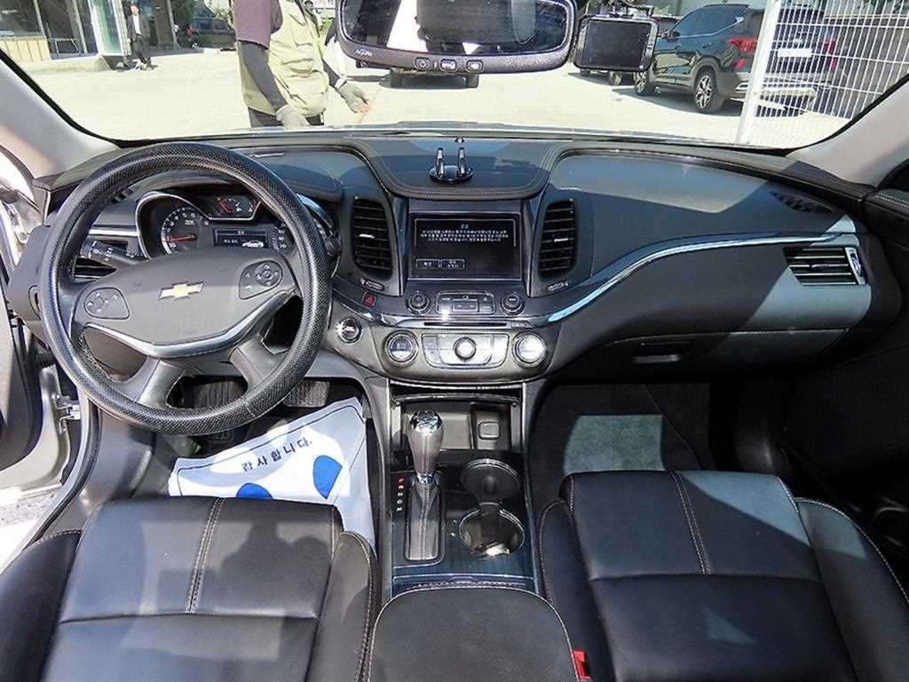 CHEVROLET Impala — photo 07