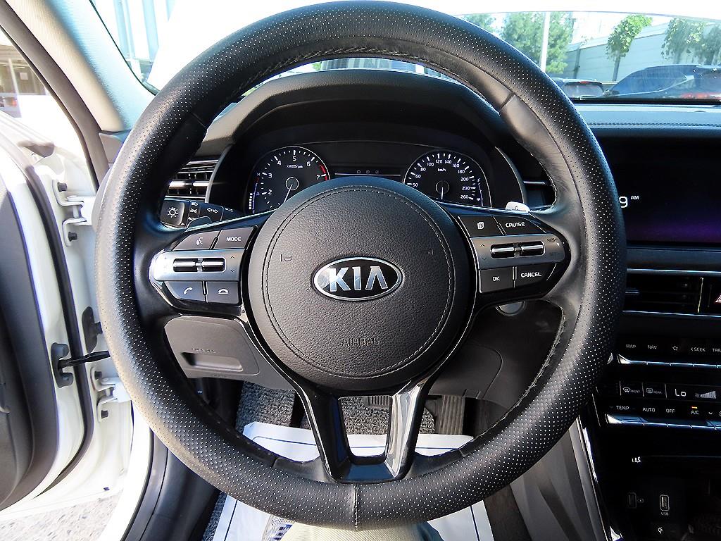 Kia K7 — photo 08