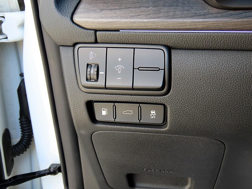 Kia K7 — photo 12