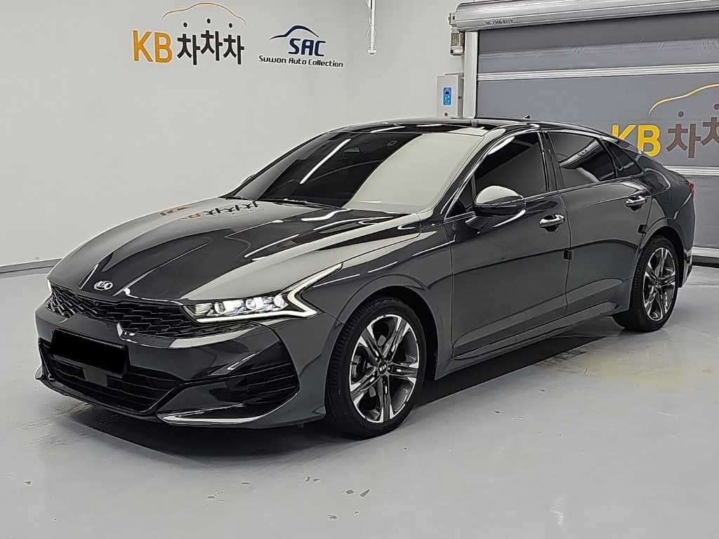 Kia K5 — photo 01