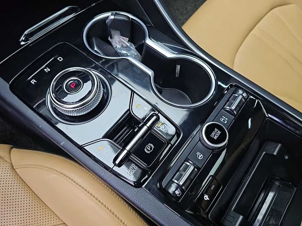 Kia K5 — photo 08