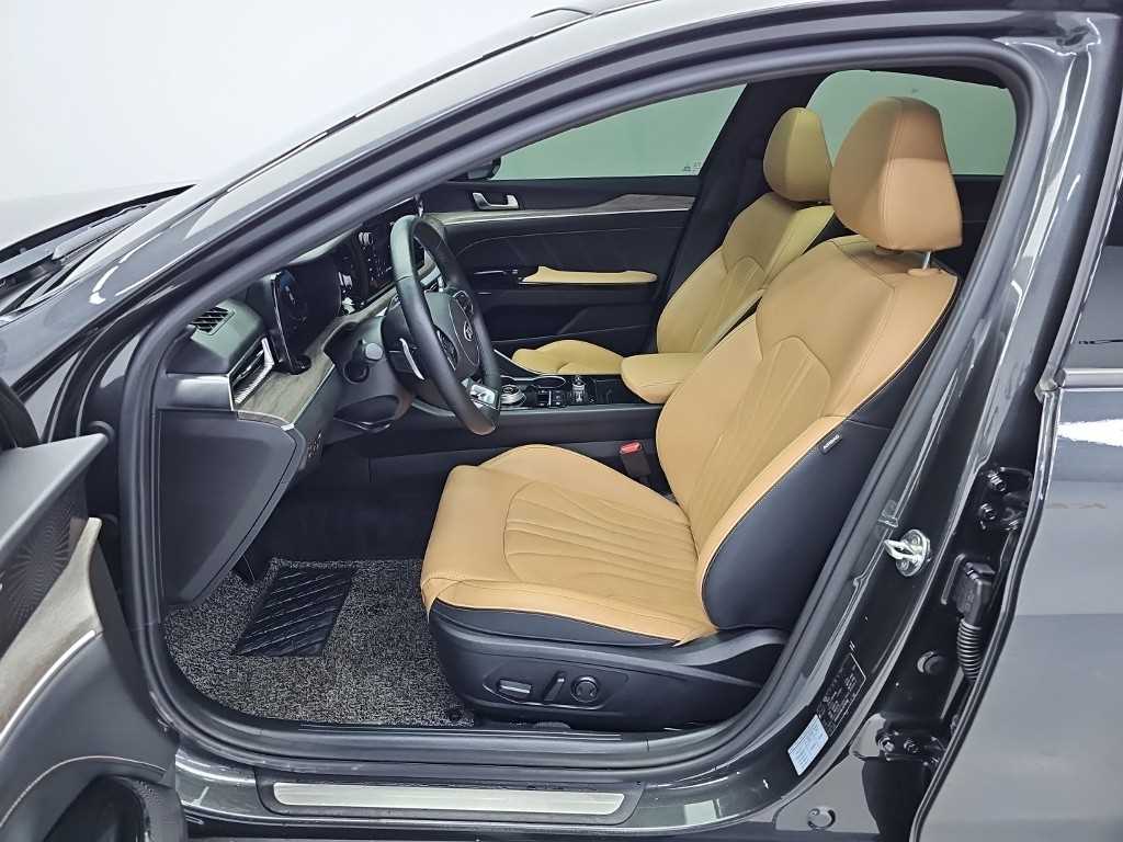 Kia K5 — photo 11