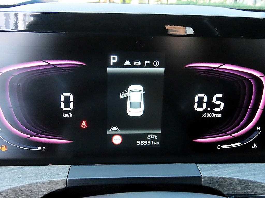 Kia K8 — photo 09
