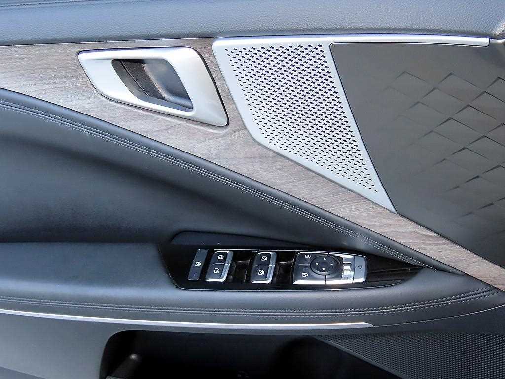 Kia K8 — photo 11