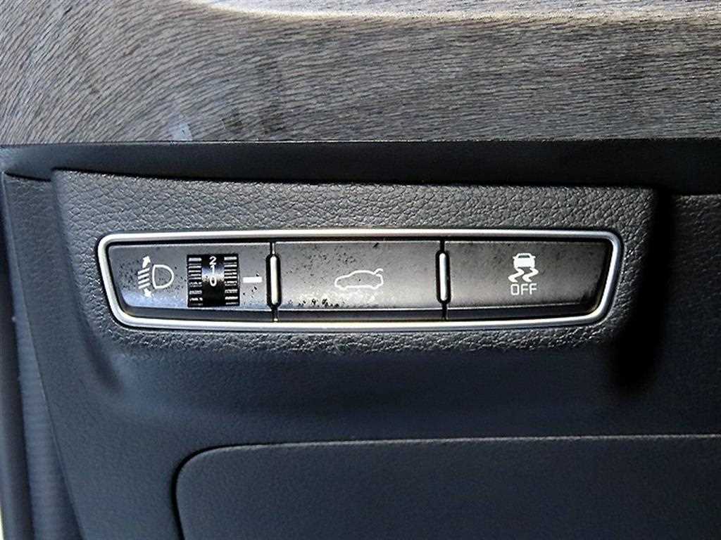 Kia K8 — photo 12